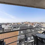 Spacious Studio Near Seafront